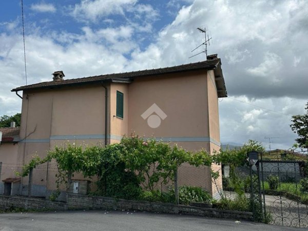 appartamento in vendita ad Artena in zona Macere