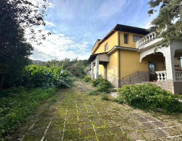 casa indipendente in vendita ad Artena