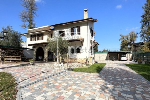 casa indipendente in vendita ad Artena