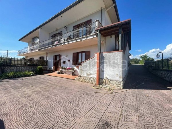 casa indipendente in vendita ad Artena in zona Valli
