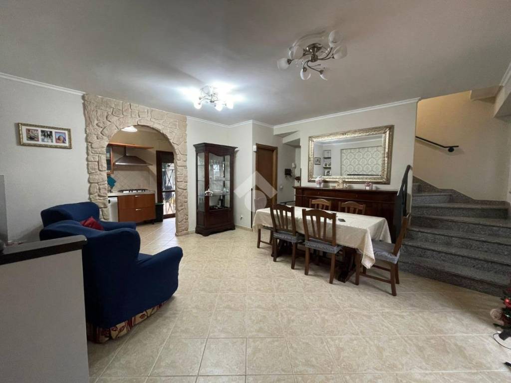 casa indipendente in vendita ad Artena