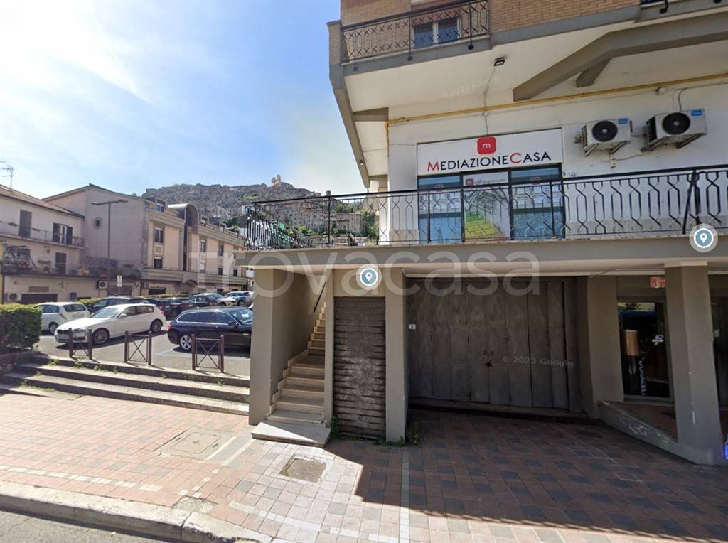 locale commerciale in vendita ad Artena