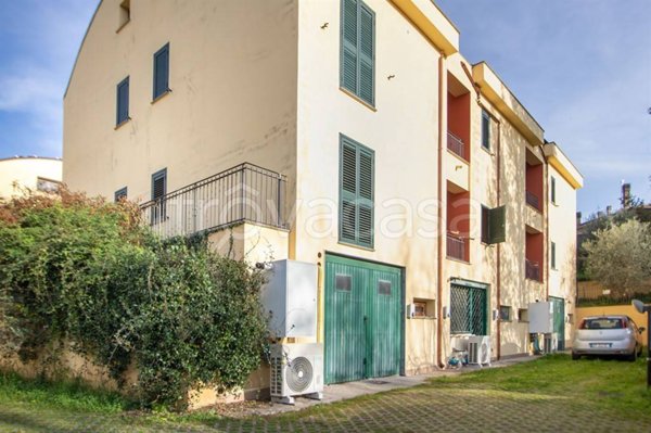 appartamento in vendita ad Artena in zona Macere