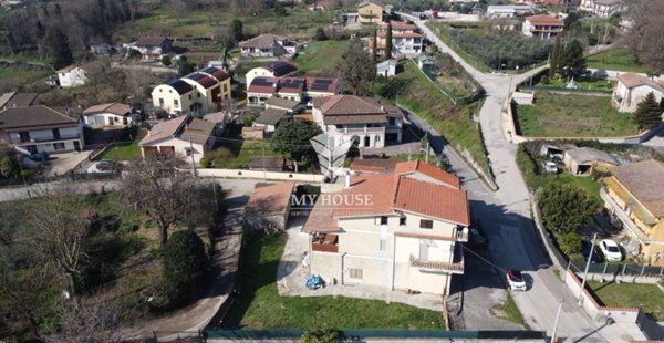 appartamento in vendita ad Artena in zona Macere