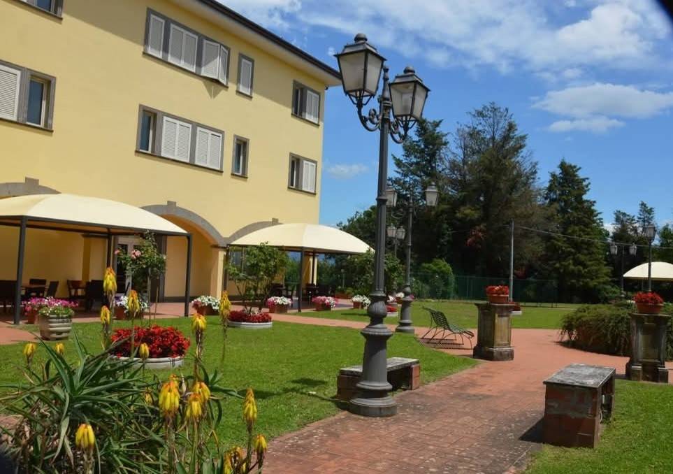 intera palazzina in vendita ad Artena in zona Abbazia