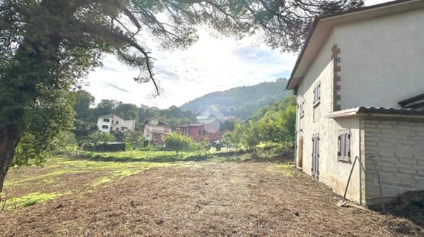 casa indipendente in vendita ad Artena