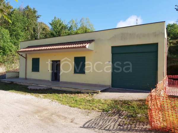 casa indipendente in vendita ad Artena in zona Macere