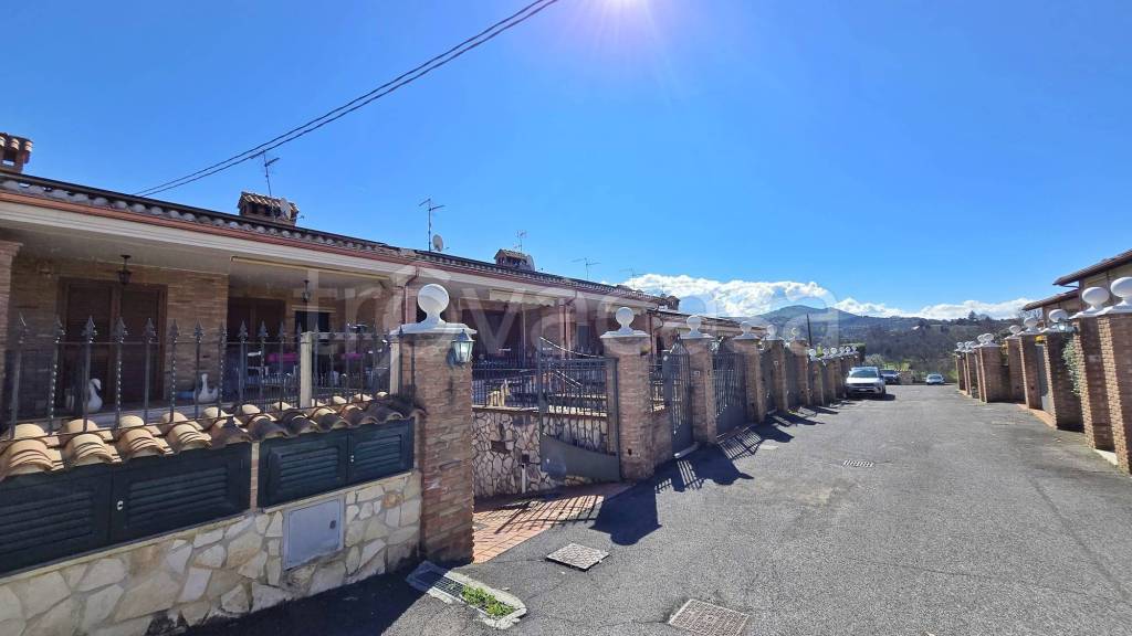 casa indipendente in vendita ad Artena
