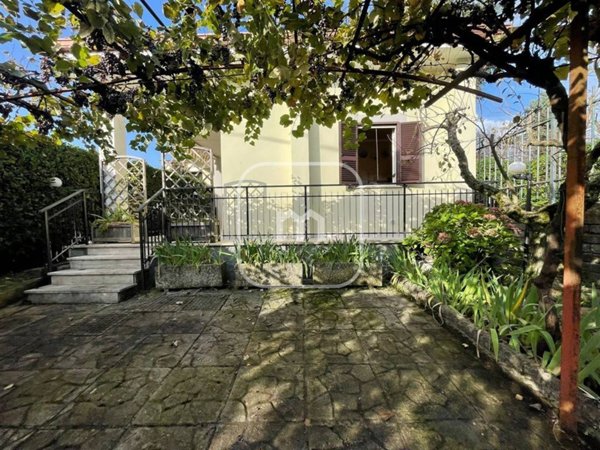 casa indipendente in vendita ad Artena in zona Valli
