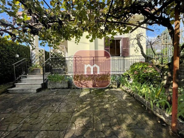 casa indipendente in vendita ad Artena in zona Valli