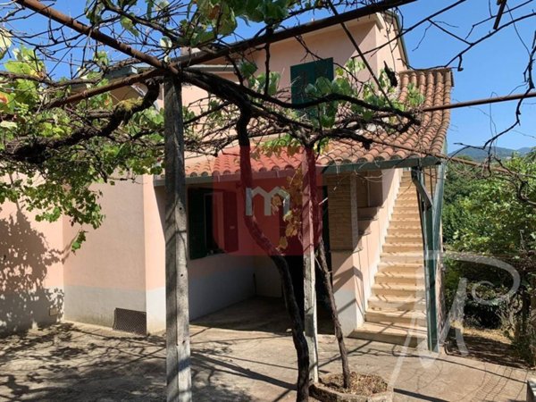 casa indipendente in vendita ad Artena