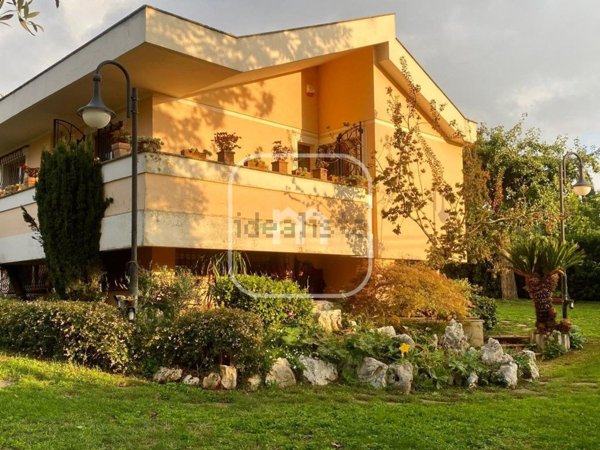 casa indipendente in vendita ad Artena