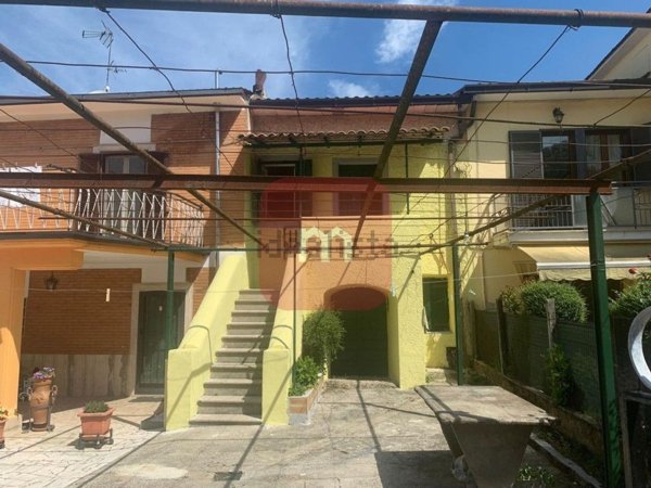 casa semindipendente in vendita ad Artena