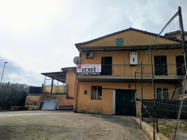 casa indipendente in vendita ad Artena