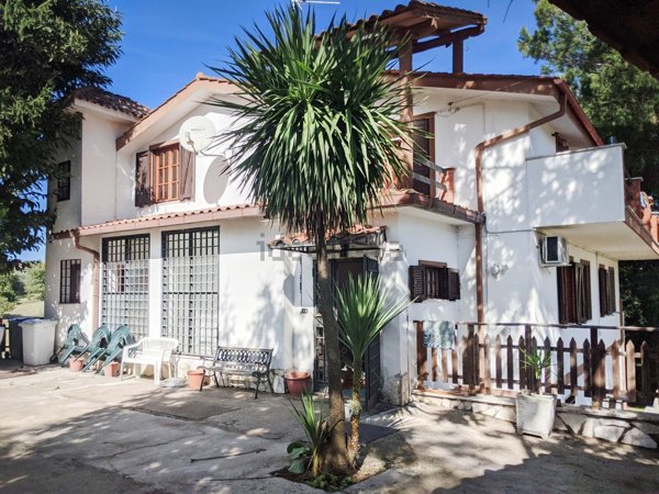 casa indipendente in vendita ad Artena