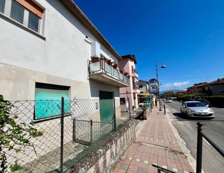 appartamento in vendita ad Artena in zona Valli