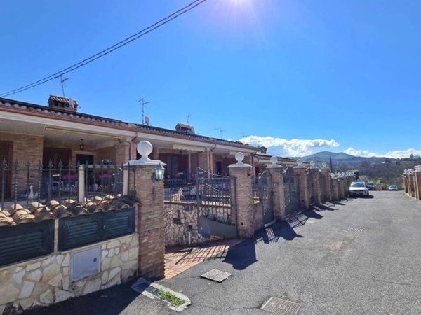 casa indipendente in vendita ad Artena