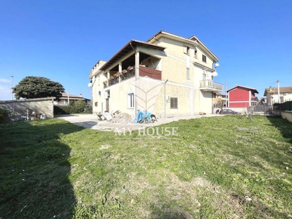 appartamento in vendita ad Artena in zona Macere