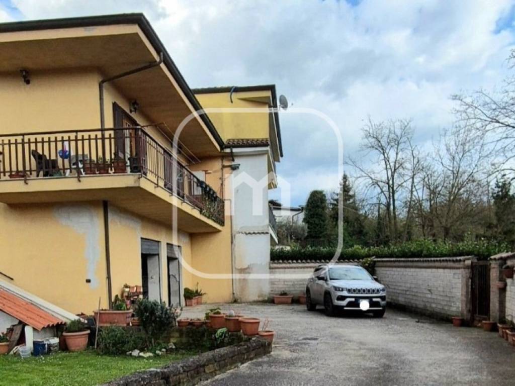 appartamento in vendita ad Artena in zona Macere