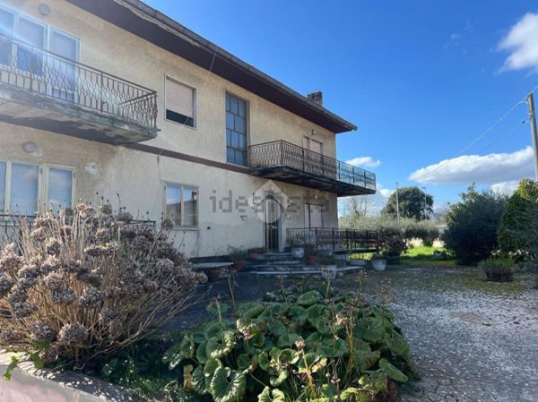 appartamento in vendita ad Artena in zona Macere