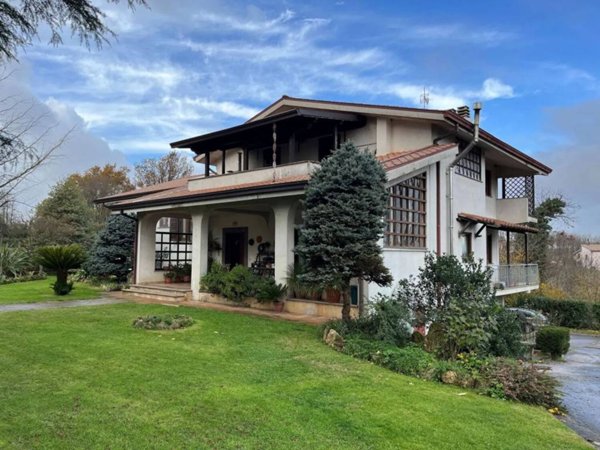 casa indipendente in vendita ad Artena