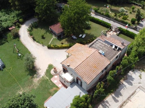 casa indipendente in vendita ad Artena in zona Macere