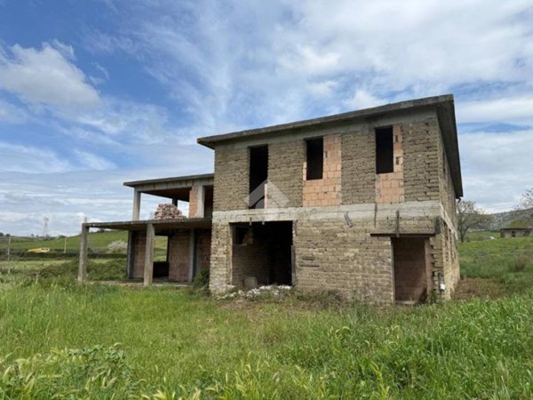 casa indipendente in vendita ad Artena