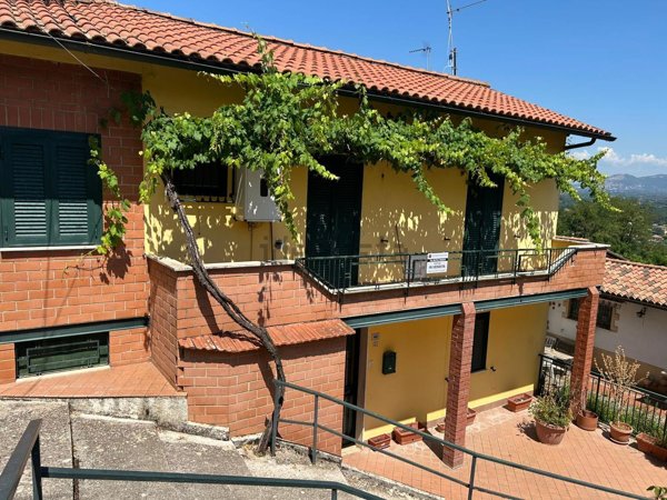 casa indipendente in vendita ad Artena