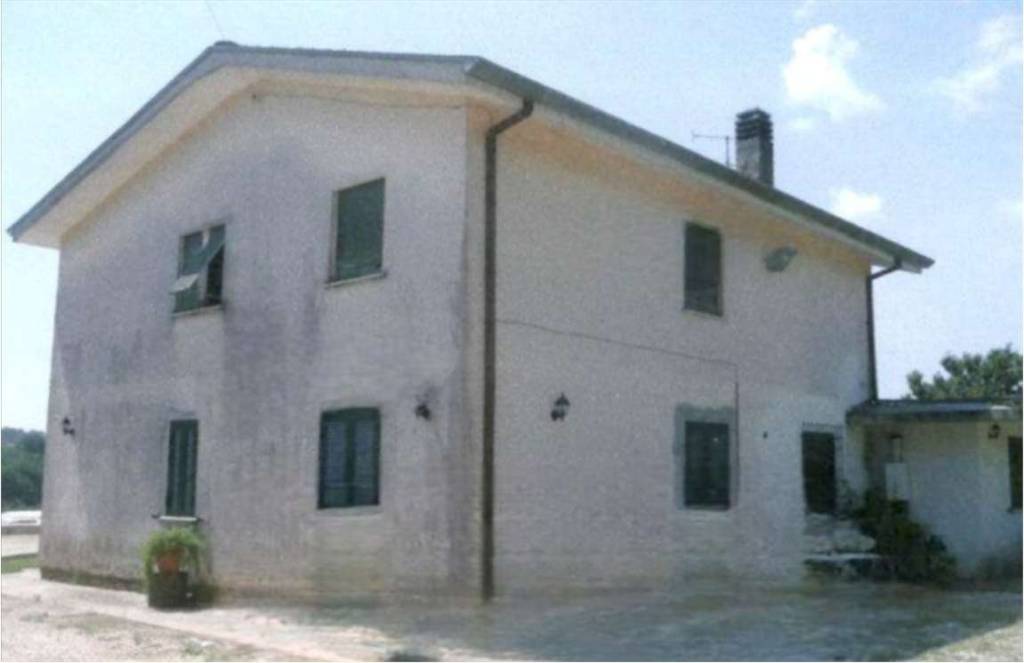 casa indipendente in vendita ad Artena in zona Colubro