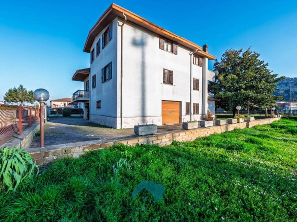 casa indipendente in vendita ad Artena