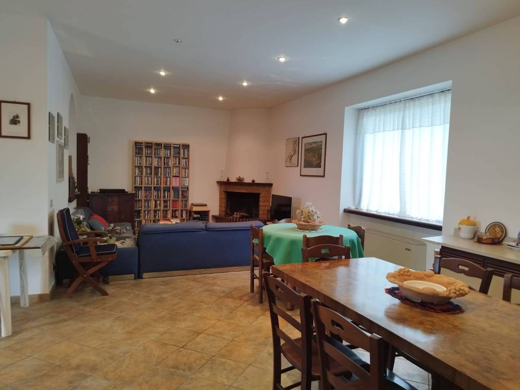casa indipendente in vendita ad Artena