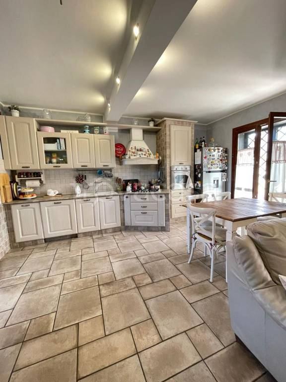 casa indipendente in vendita ad Artena