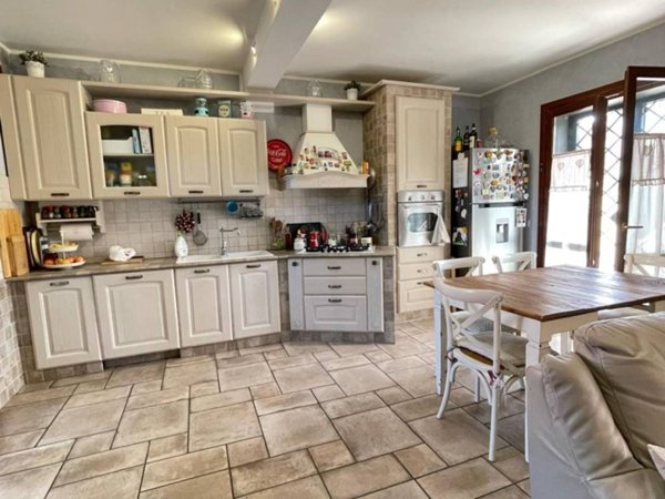 casa indipendente in vendita ad Artena