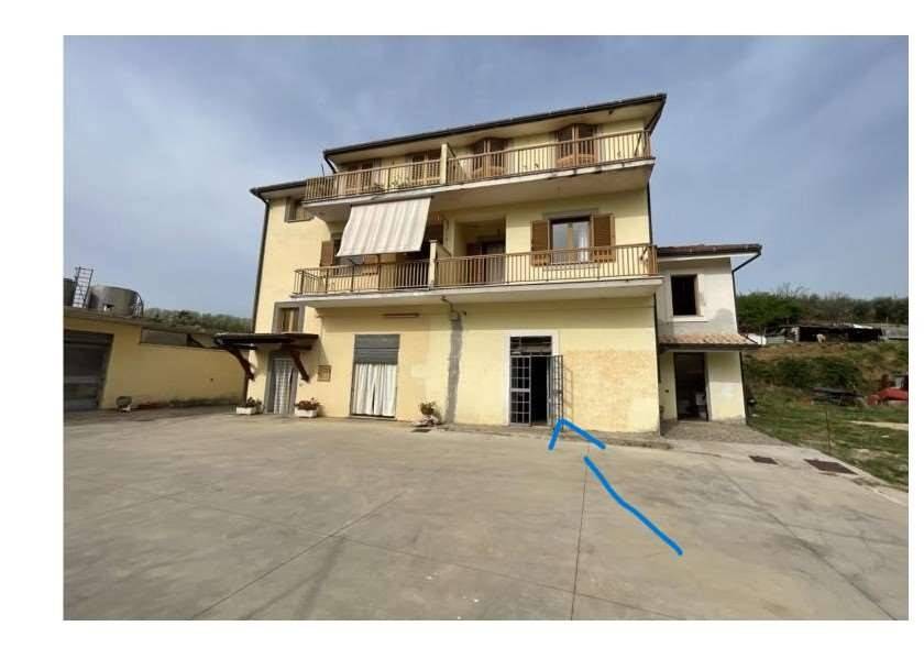 appartamento in vendita ad Artena in zona Colubro