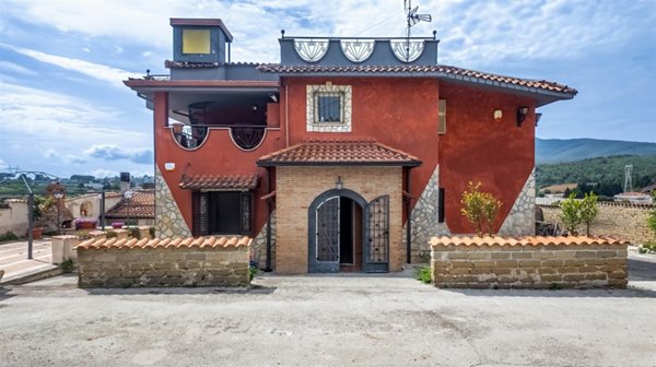 casa indipendente in vendita ad Artena in zona Macere