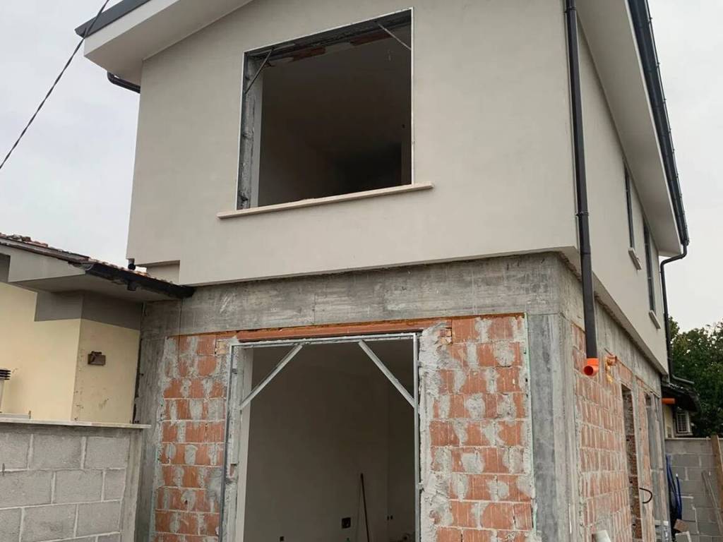 casa indipendente in vendita ad Artena in zona Macere