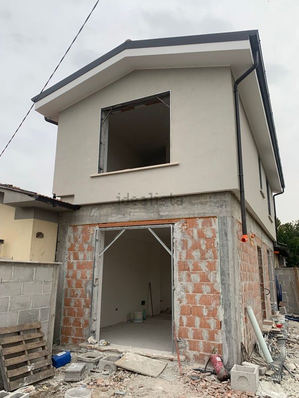 casa indipendente in vendita ad Artena in zona Macere