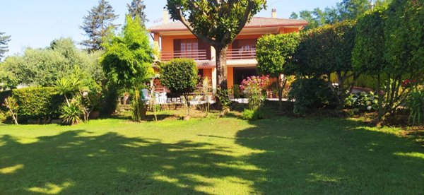 casa indipendente in vendita ad Artena in zona Macere