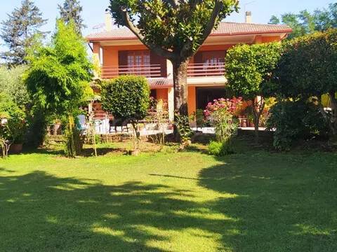 casa indipendente in vendita ad Artena in zona Macere