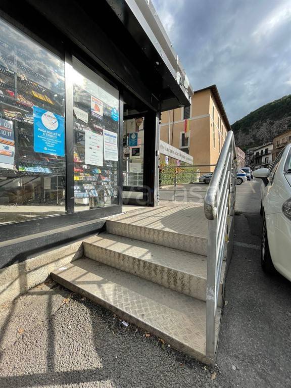 negozio in vendita ad Artena