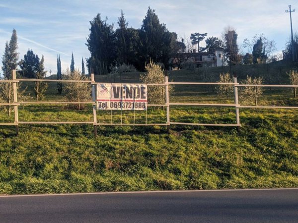 casa indipendente in vendita ad Artena in zona Macere