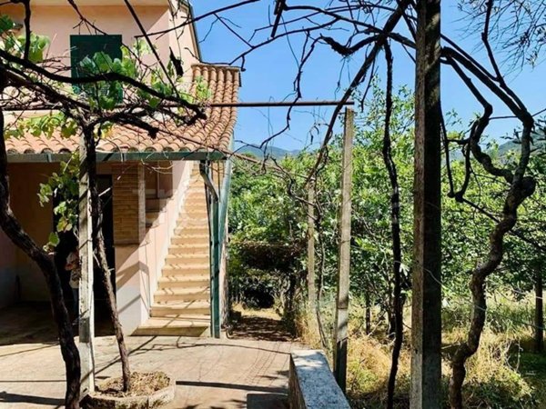 casa indipendente in vendita ad Artena