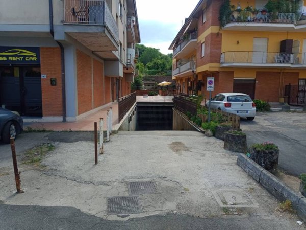 locale commerciale in vendita ad Artena