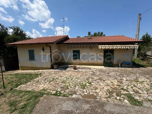 casa indipendente in vendita ad Artena in zona Macere