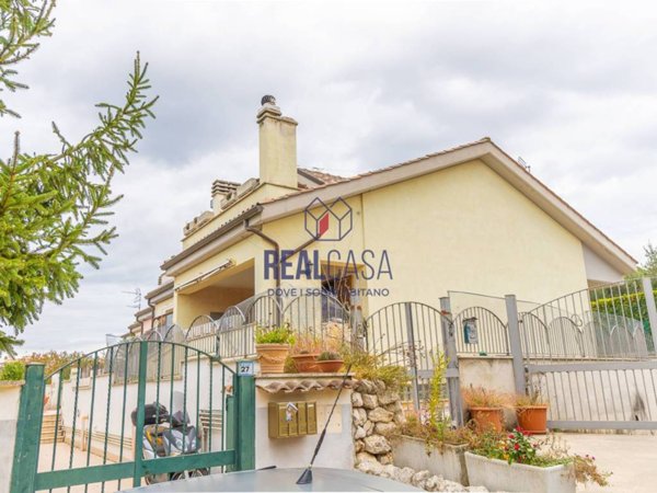 casa indipendente in vendita ad Artena
