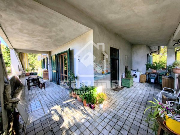 casa indipendente in vendita ad Artena in zona Macere