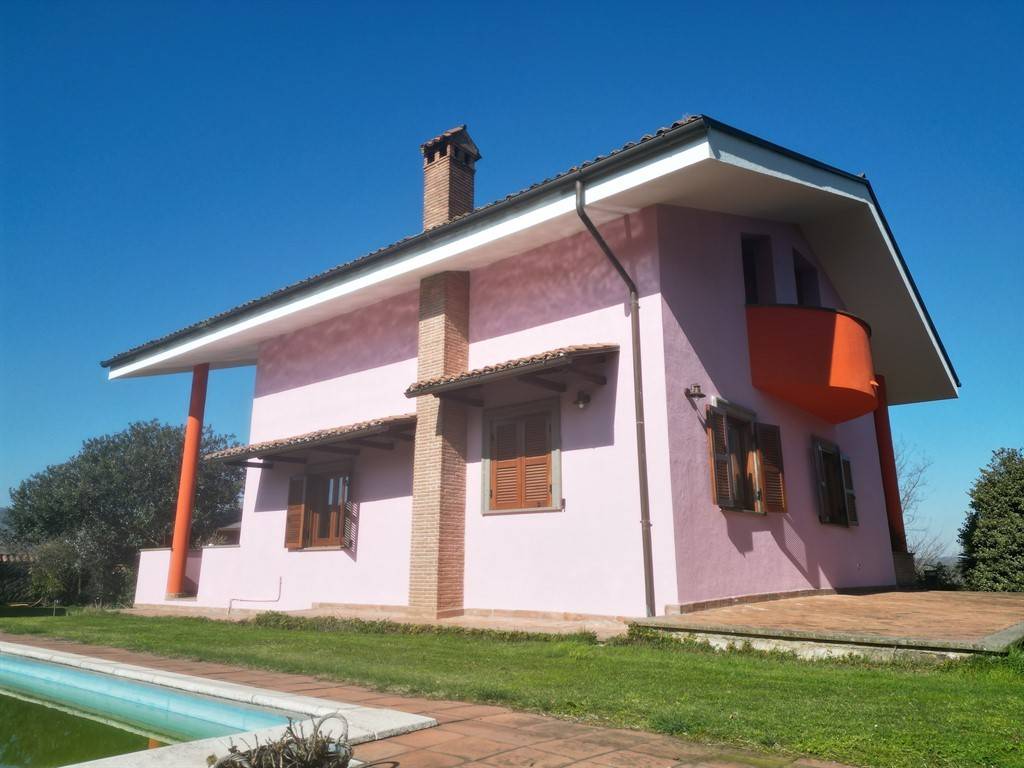 casa indipendente in vendita ad Artena