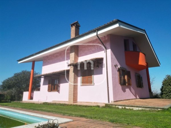 casa indipendente in vendita ad Artena