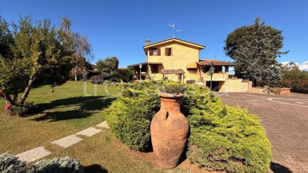 casa indipendente in vendita ad Artena