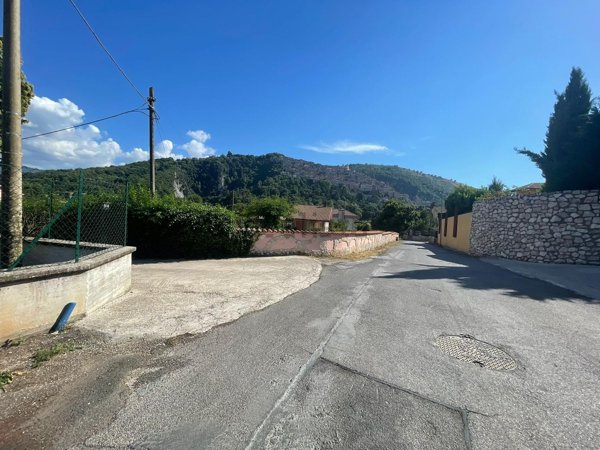 casa indipendente in vendita ad Artena in zona Valli